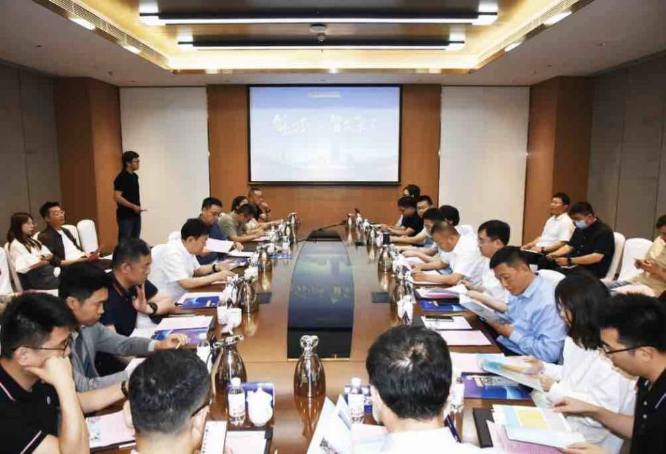 创北交·新高地 2025北交所上市公司创新发展暨磊垚资本投资交流大会在青岛高新区召开，聚焦园区资产投资与管理新篇章